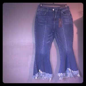 🔥NWOT Capri Bell Bottoms